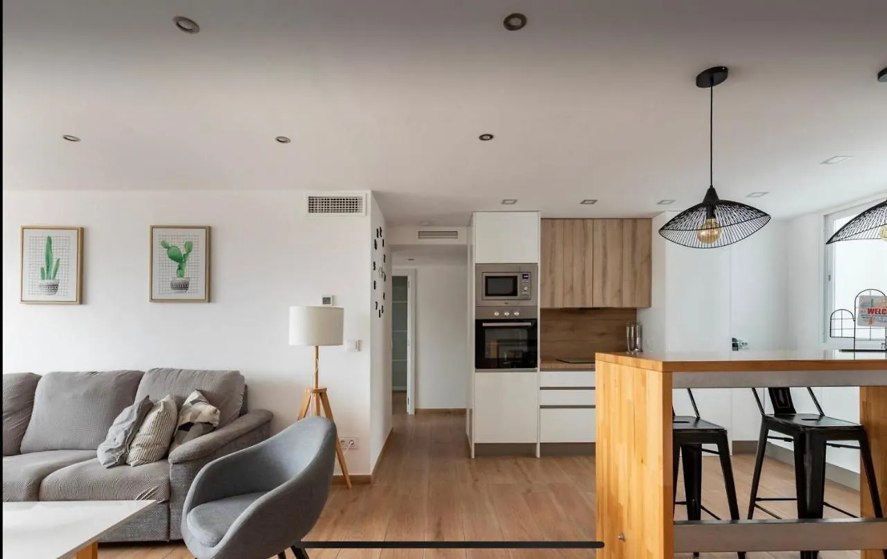 아파트 Piso En Los Boliches Con Vistazas 2 Dormitorios 푸엔히롤라 스페인