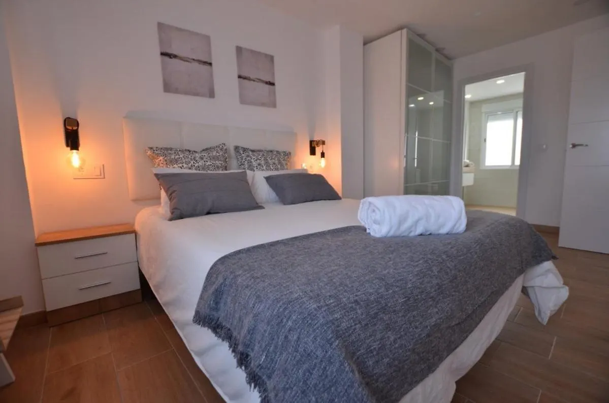 Piso En Los Boliches Con Vistazas 2 Dormitorios Fuengirola