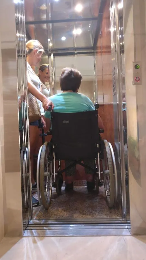 Piso En Los Boliches Con Vistazas 2 Dormitorios Fuengirola 0*,  İspanya