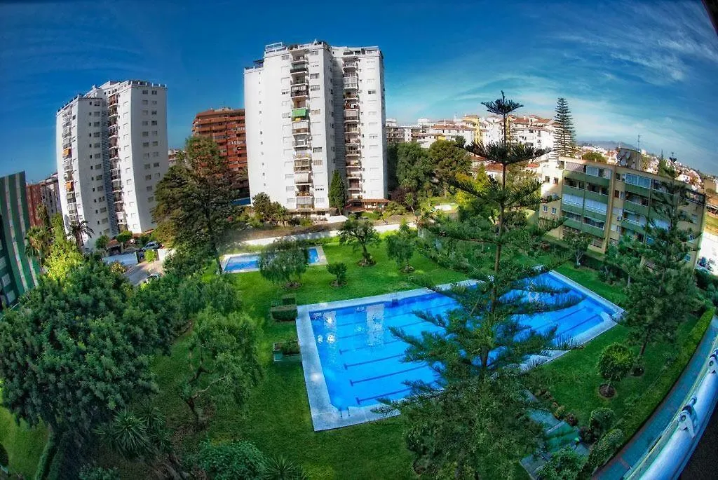 Piso En Los Boliches Con Vistazas 2 Dormitorios Fuengirola