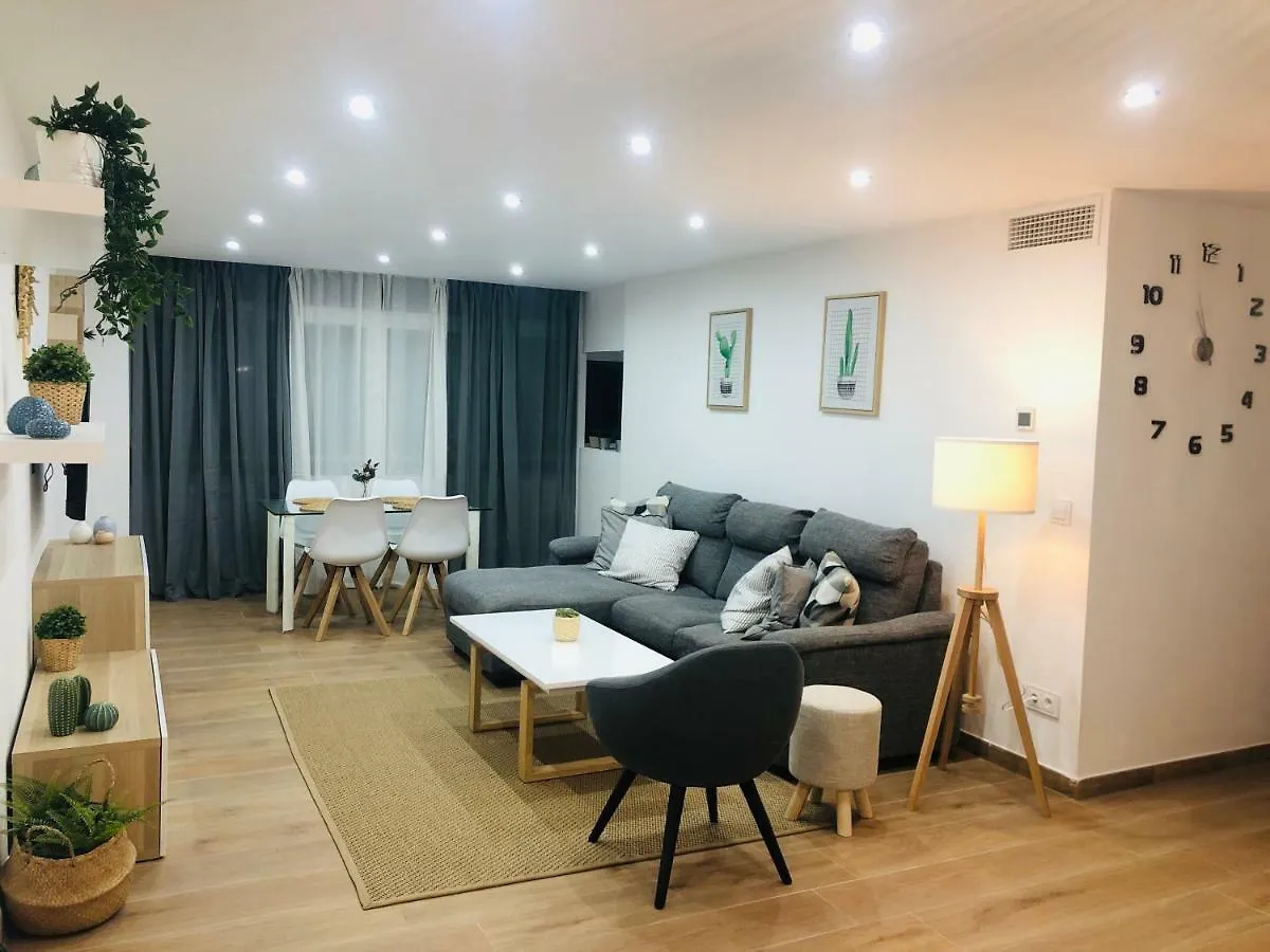 Piso En Los Boliches Con Vistazas 2 Dormitorios Fuengirola 0*,