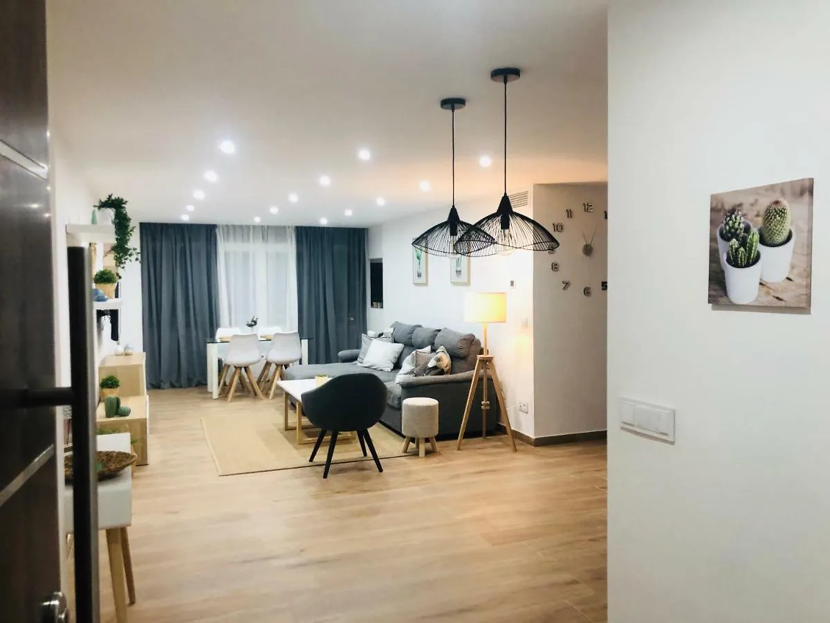 Piso En Los Boliches Con Vistazas 2 Dormitorios Fuengirola 0*,  İspanya