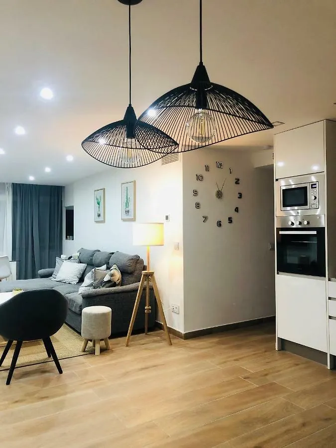Piso En Los Boliches Con Vistazas 2 Dormitorios Fuengirola Daire